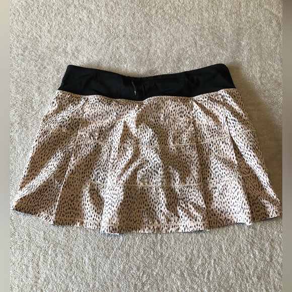 Lululemon skirt - Picture 2 of 3